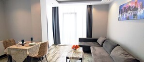 Lux Suite, 1 One Bedroom Apartment | Premium bedding, in-room safe, desk, soundproofing - Aspendos Suites (Konyaalti)