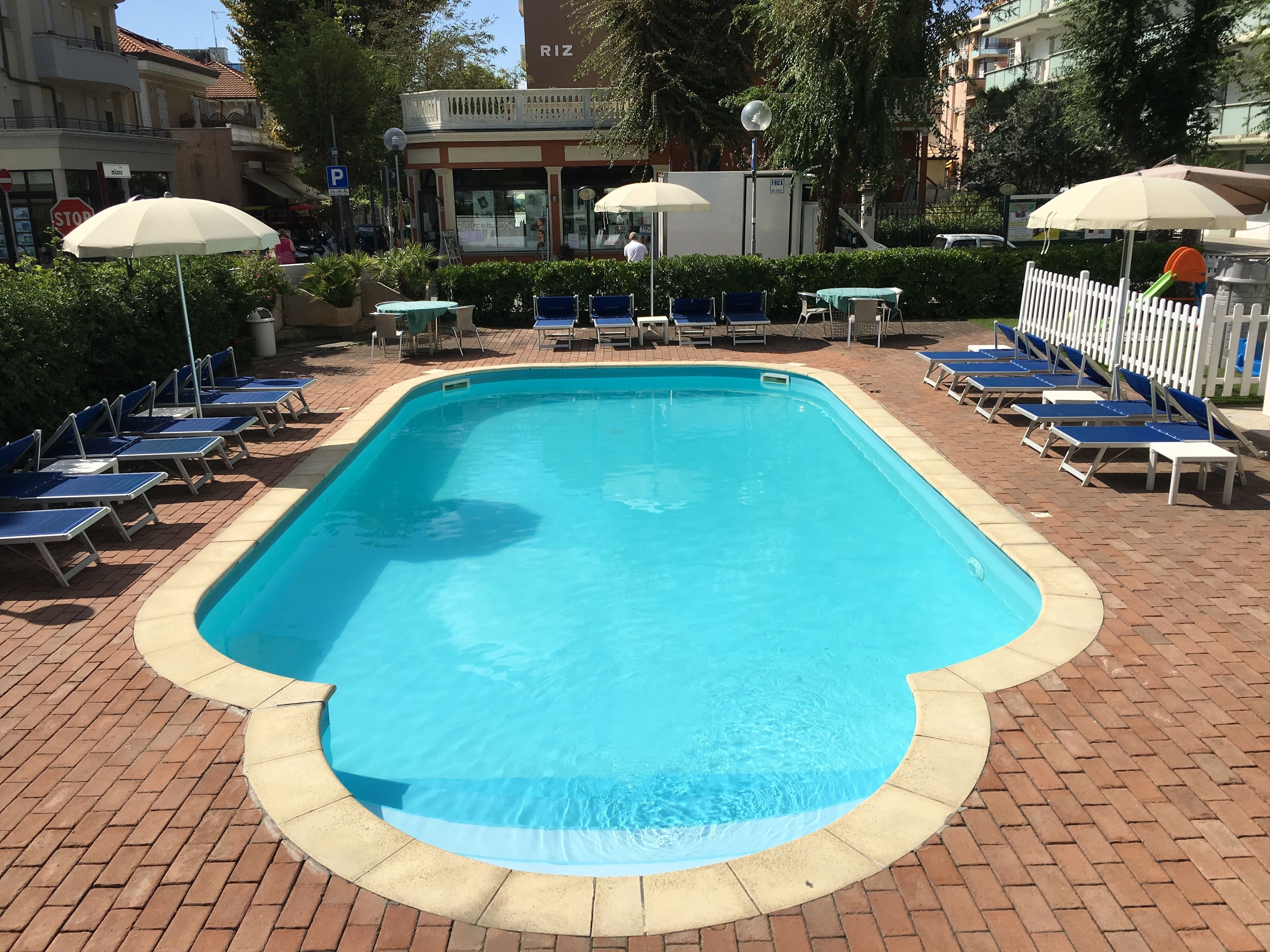 outdoor pool, pool loungers
