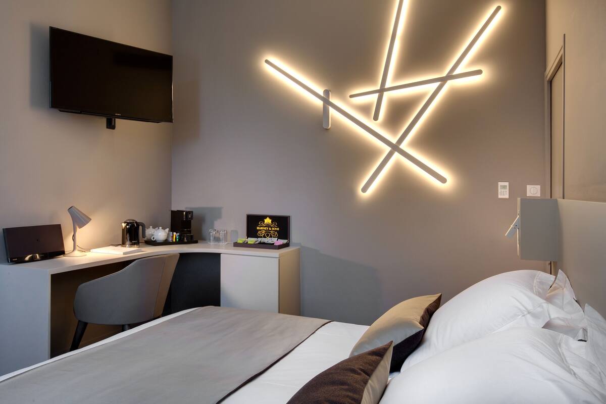 Chambre Confort avec lits jumeaux | Literie de qualité supérieure, articles gratuits dans le mini-bar
