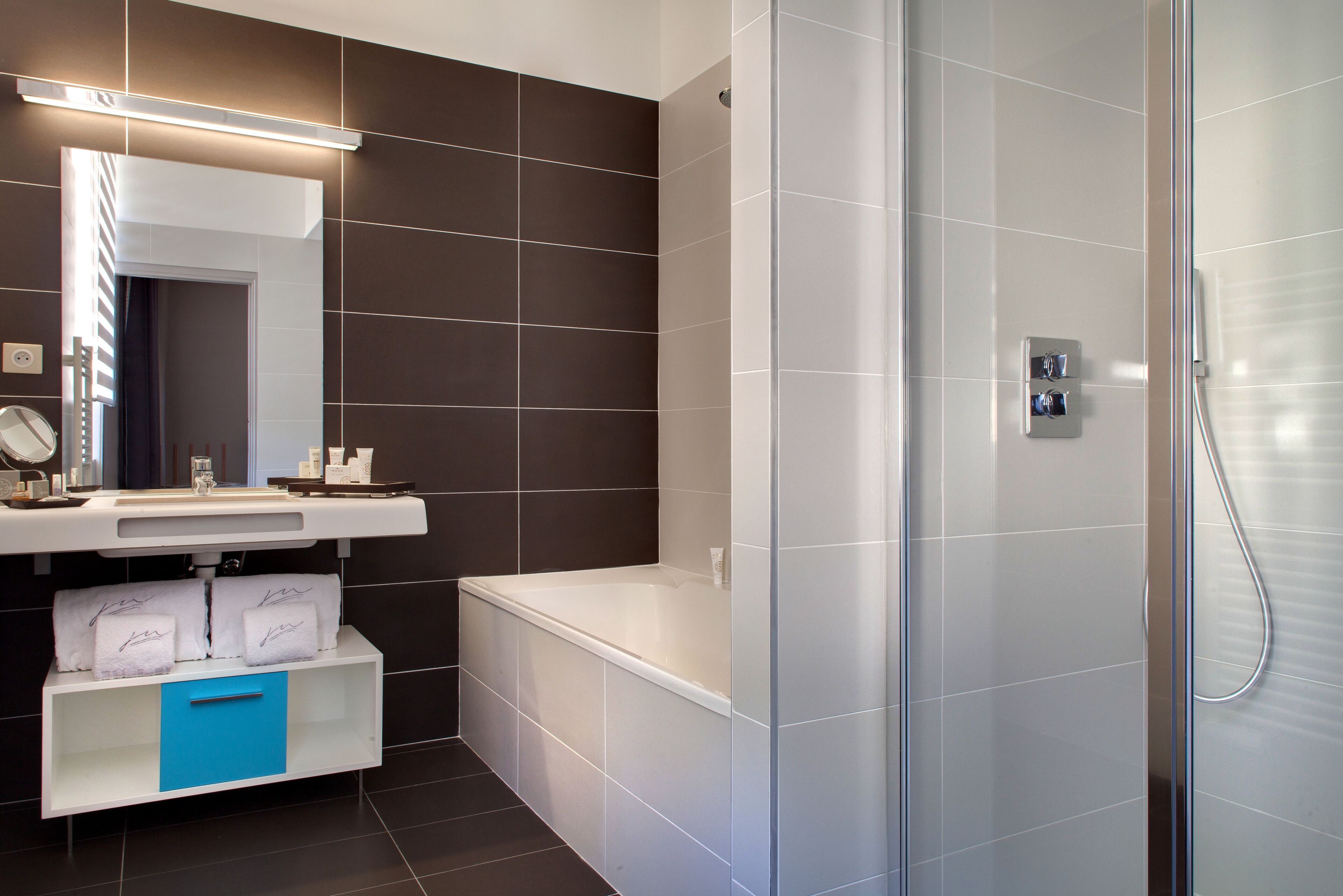 comfort double room | bathroom | designer toiletries, hair dryer, bathrobes, slippers