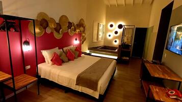 Exclusive Room | Minibar, iron/ironing board, free WiFi, bed sheets