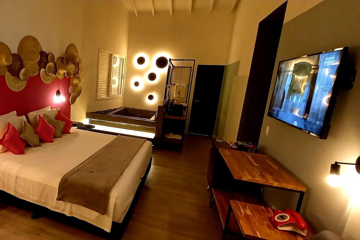 Minibar, iron/ironing board, free WiFi, bed sheets