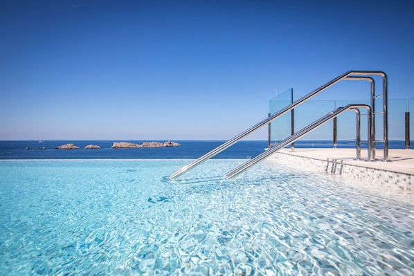 Indoor pool, 2 outdoor pools, pool umbrellas, pool loungers - Royal Blue Hotel (Dubrovnik)