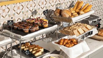 Free daily buffet breakfast