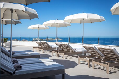 Royal Blue Hotel - view 3