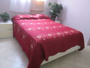 Single Room, 1 Queen Bed | 1 bedroom, desk - Jeffel Hotel (Saint-Marc)