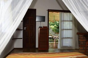 Estúdio (Triplo) | Área de estar | TV de tela plana 22 polegadas com canais digitais, TV