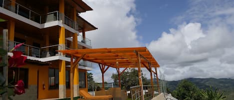 Façana frontal de l'allotjament