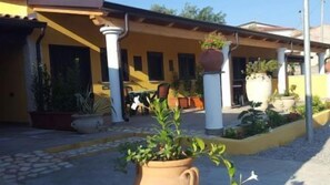 Exterior - La Pietra Bianca (Gioiosa Ionica)