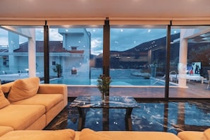 Lobby sitting area - Beykent Inn Hotel (Istanbul)