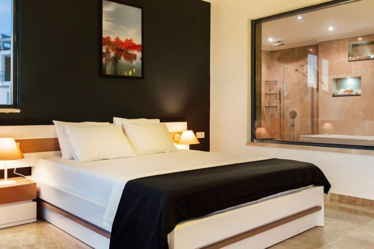 Premium bedding, desk, iron/ironing board (on request), WiFi (free)