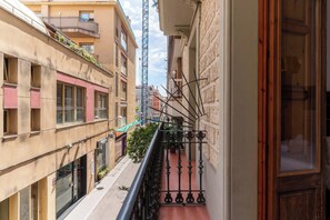 Exterior - La Mare by The Streets (Barcelona)