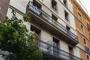 Front of property - La Mare by The Streets (Barcelona)