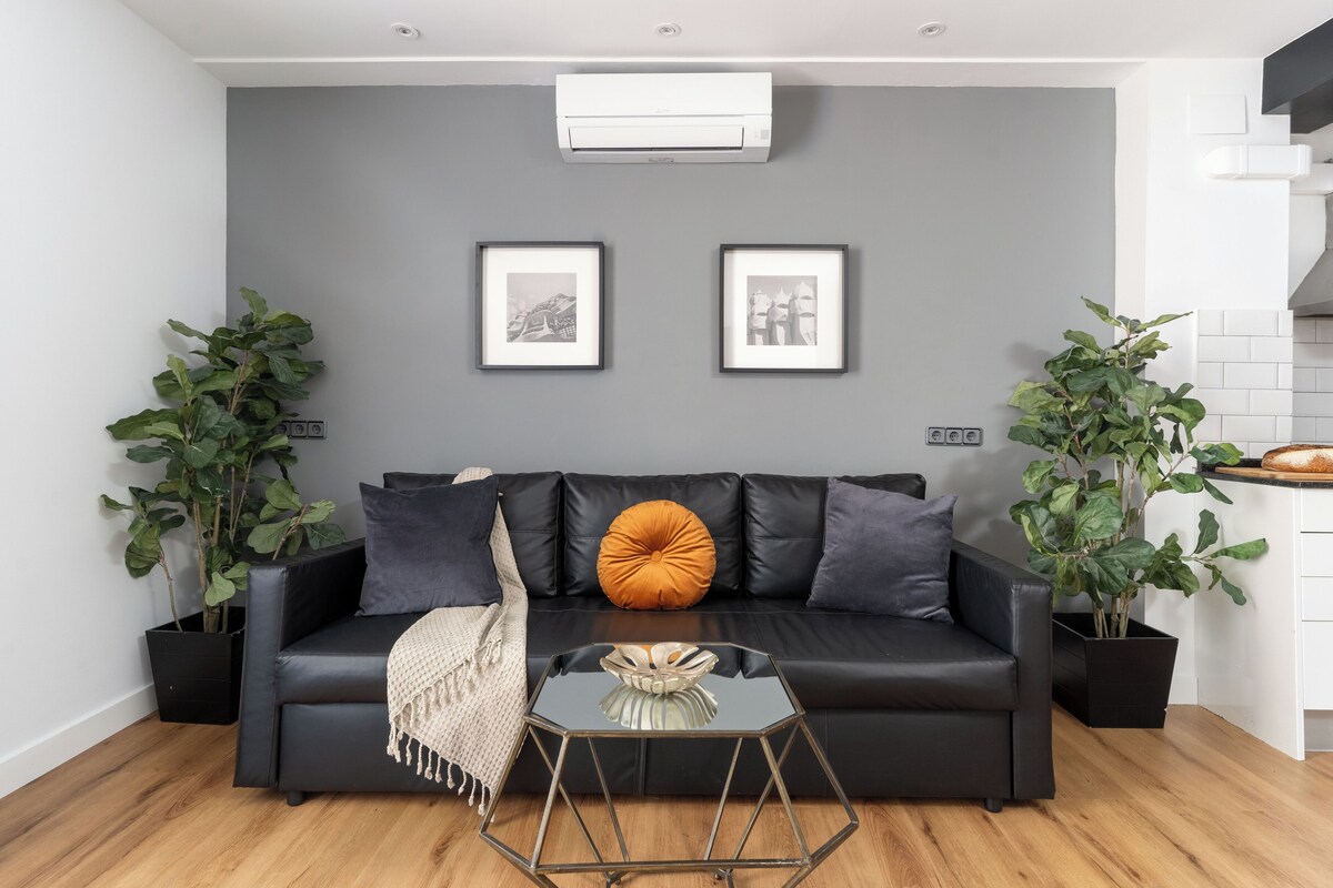 Apartment, 1 Bedroom | Living area