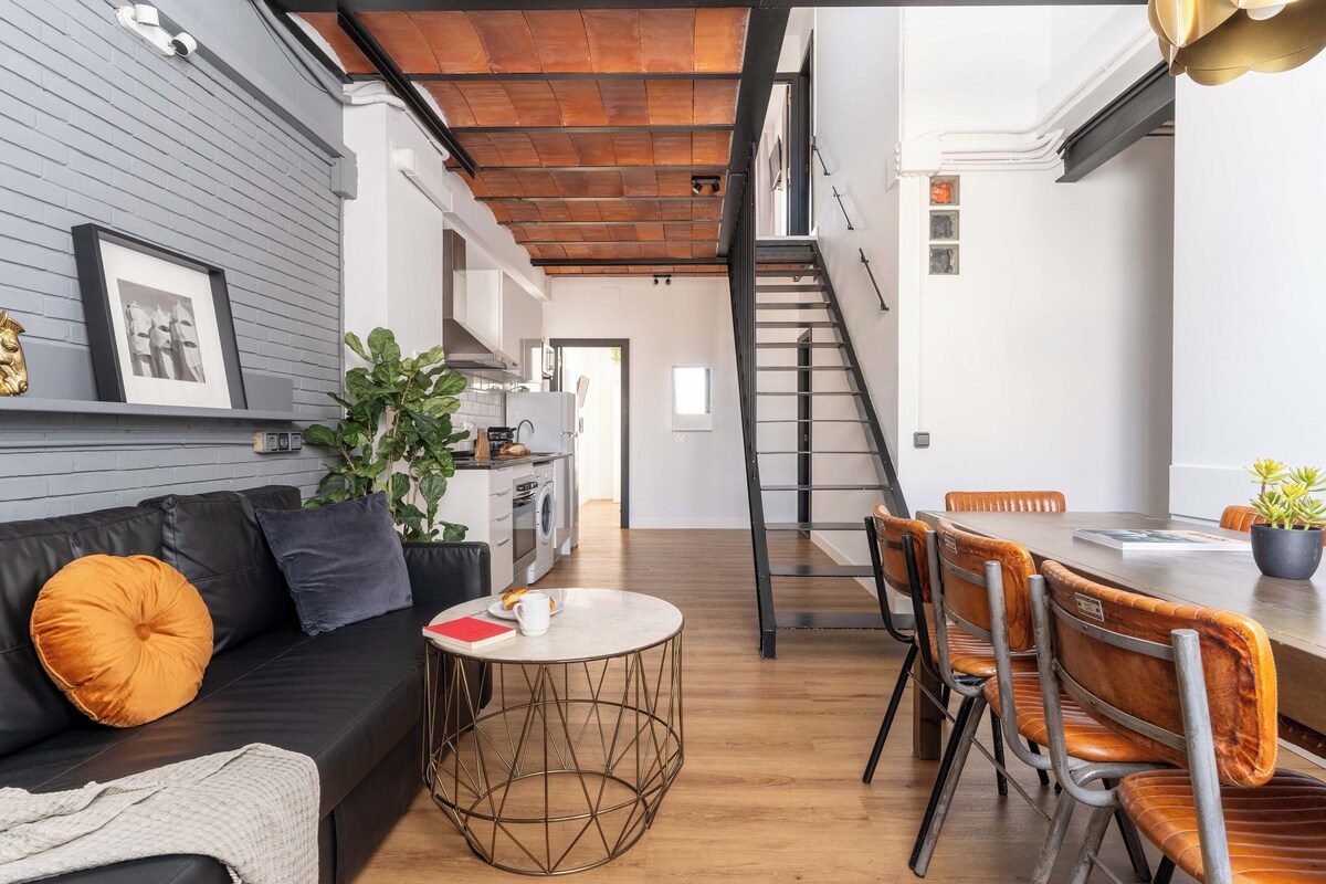 Duplex, 3 Bedrooms | Living area