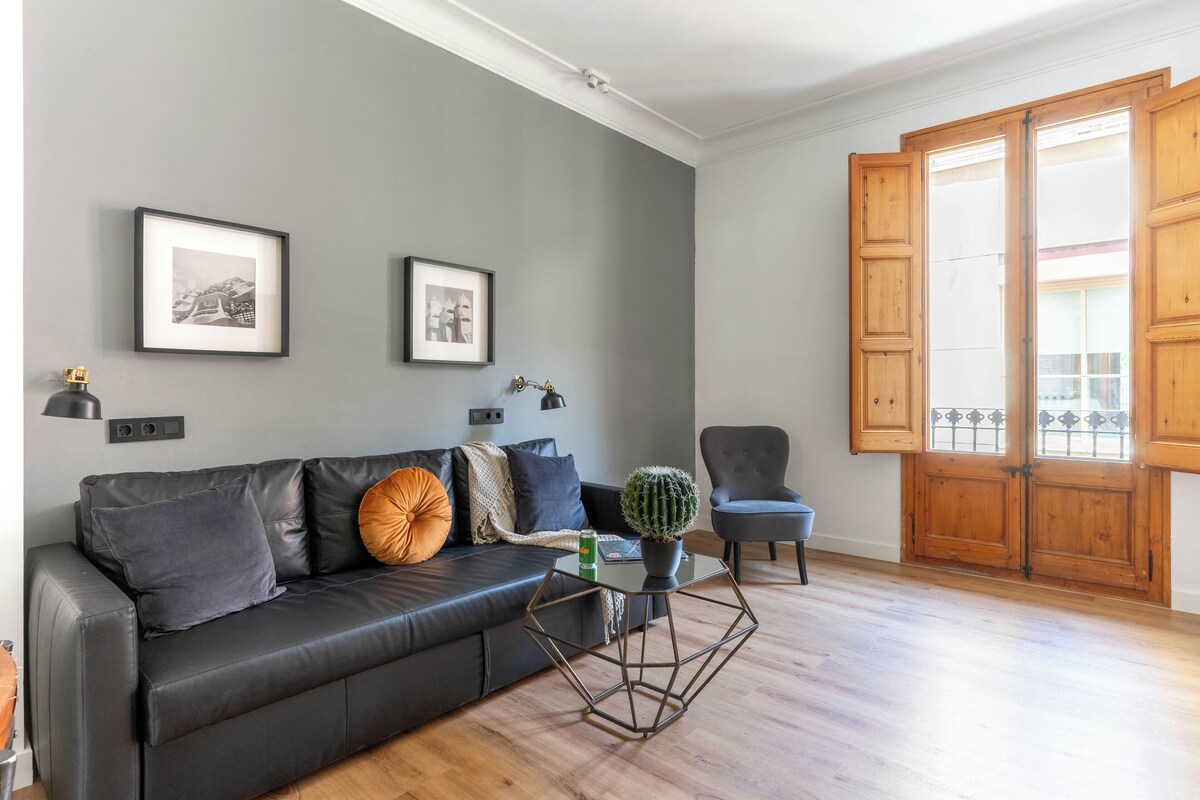 Apartment, 1 Bedroom, Balcony | Living area