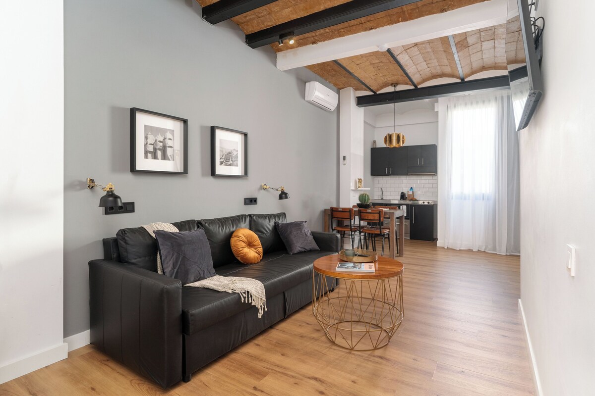 Apartment, 1 Bedroom, Balcony | Living area