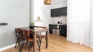 Departamento, 1 habitación, balcón | Área de sala de estar