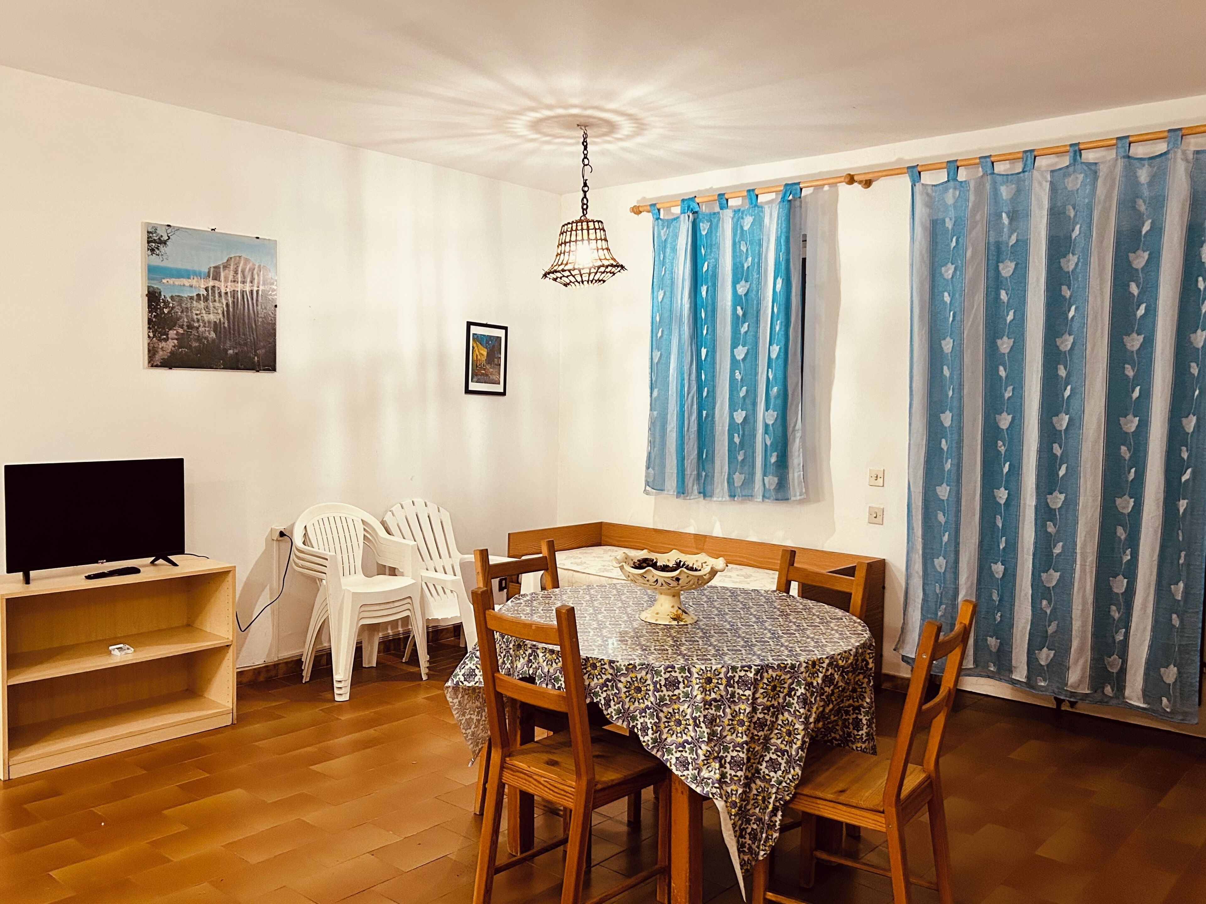 1 غرفة نوم ومكواة/لوح كي وأسرّة أطفال/رضّع (مجانًا) وواي فاي مجانًا