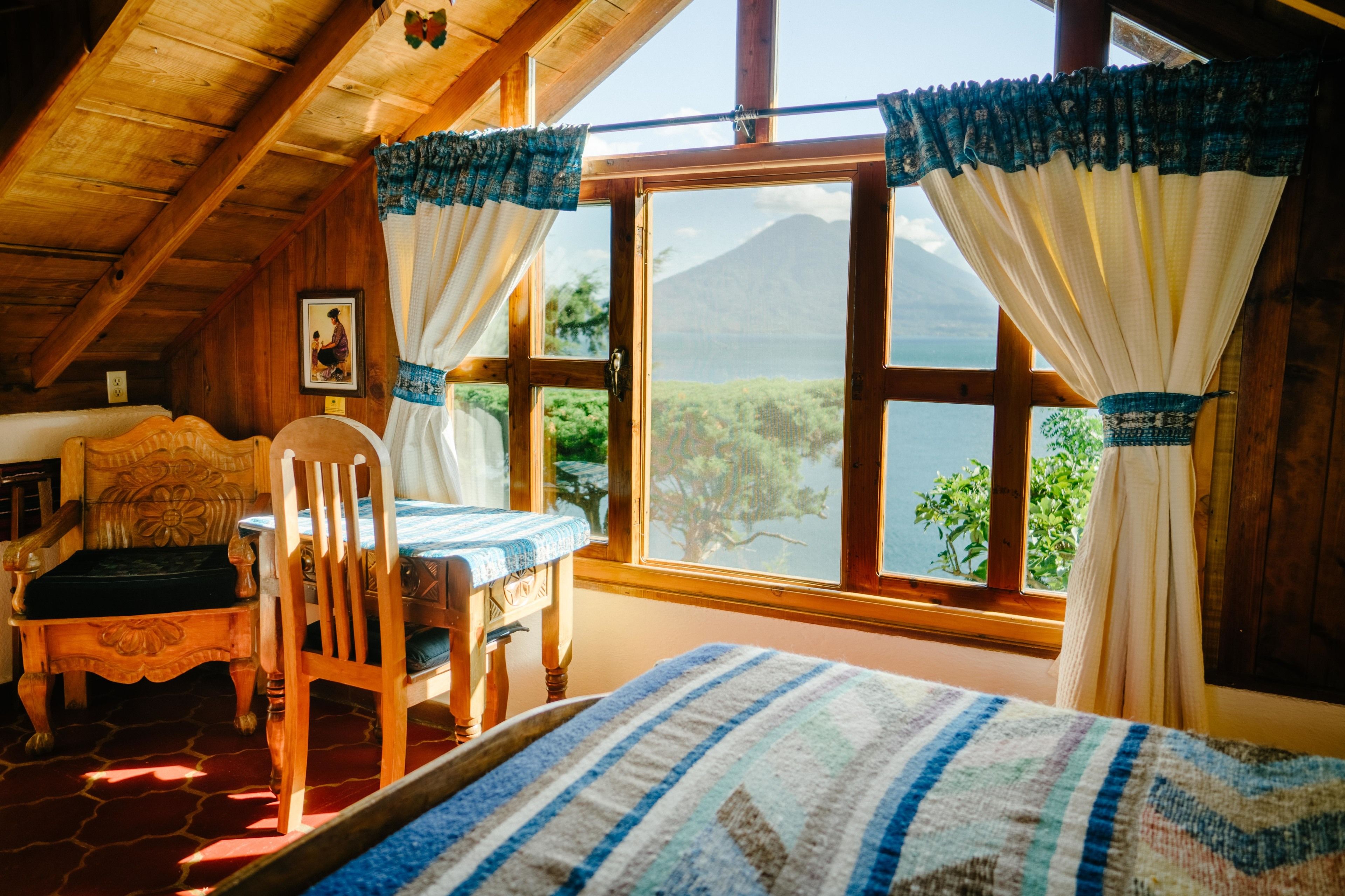 Bungalow, 1 grand lit, vue lac | Coffres-forts dans les chambres, décoration personnalisée