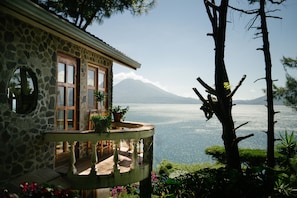 Suite, Balcony | In-room safe, individually decorated, individually furnished, desk
