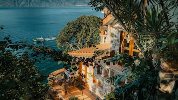 Economy Double Room, 1 Double Bed, Private Bathroom | In-room safe, individually decorated, individually furnished, desk