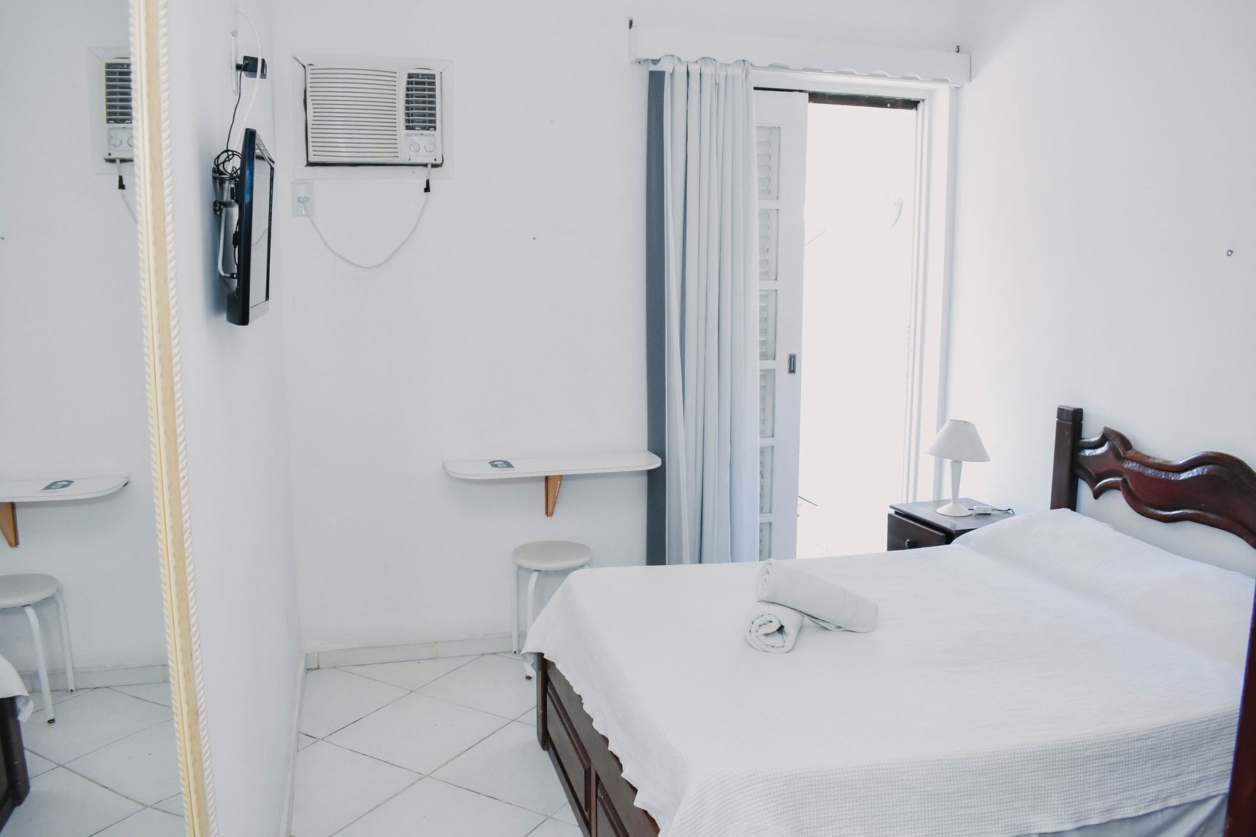 Minibar, cortines opaques, wifi gratuïta i roba de llit 