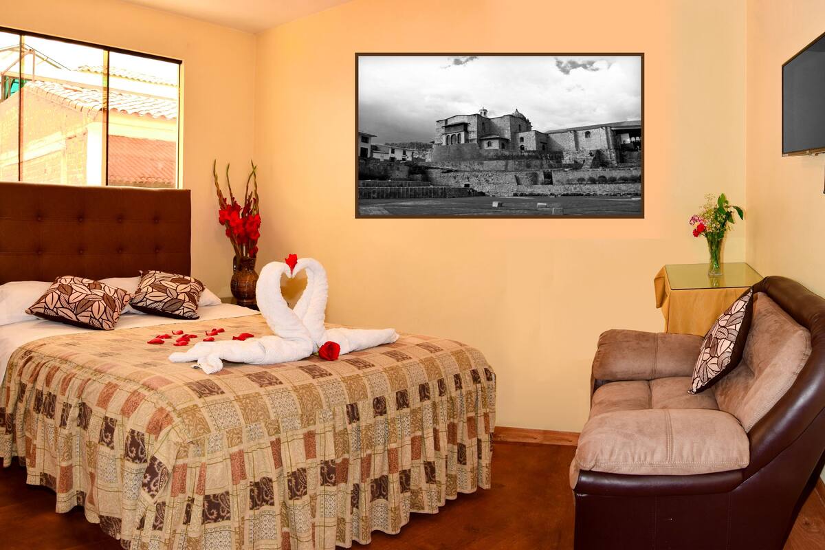 Desk, rollaway beds, free WiFi