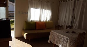 Free daily continental breakfast - Cabanas Pinar del Sur (San Rafael)