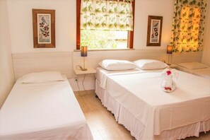 Quadruple Room | Minibar, individually decorated, desk, iron/ironing board - Pousada Aldeia dos Ventos (Sao Pedro da Aldeia)