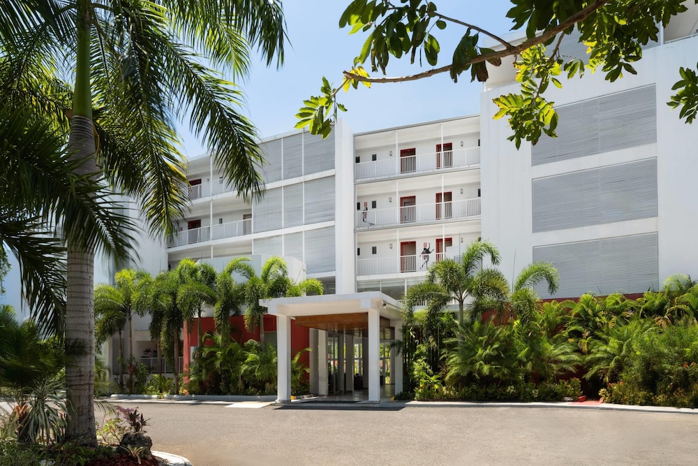 Grand Decameron Cornwall Beach, A Trademark All Inclusive by null