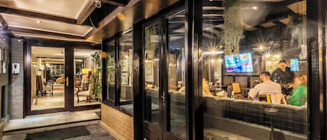 Bar (in der Unterkunft)