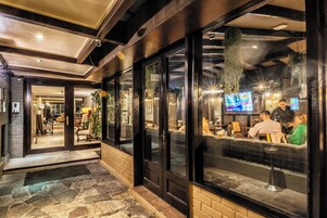 Bar (på overnatningsstedet)