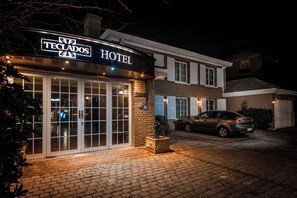 ด้านหน้าที่พัก