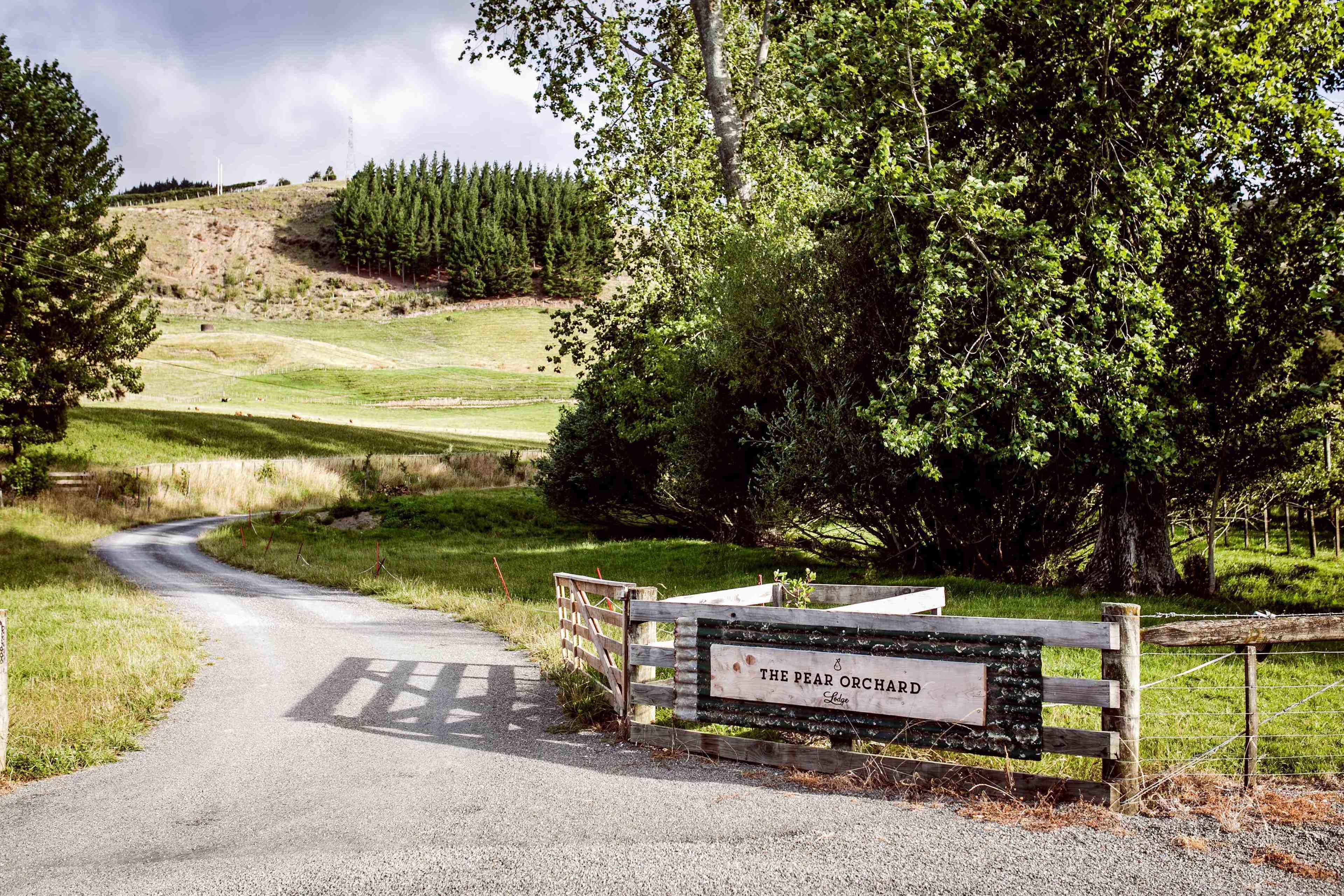 Pintu masuk properti