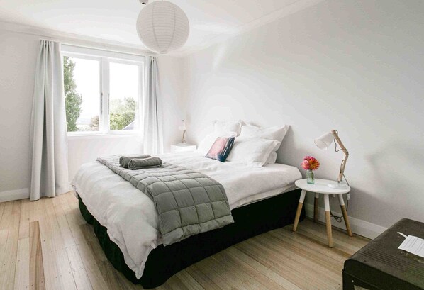 Chambre Double ou avec lits jumeaux, salle de bains commune, vue montagne