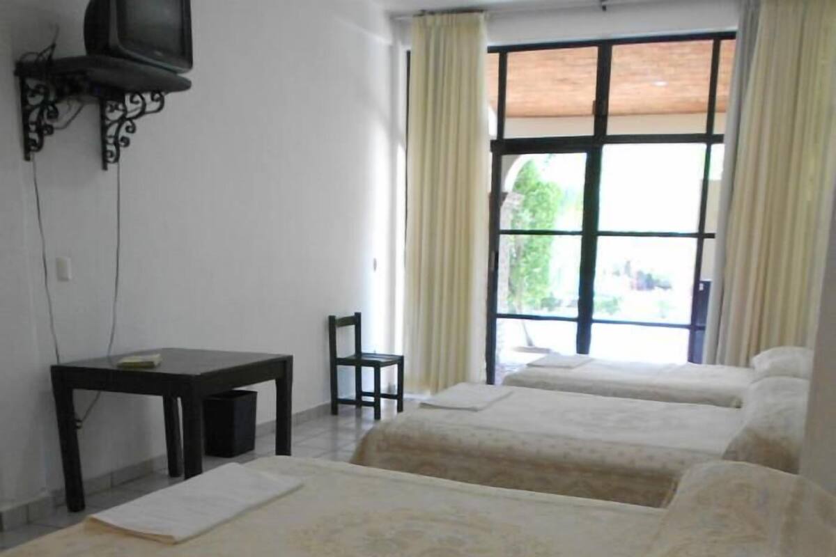 Iron/ironing board, free WiFi, bed sheets