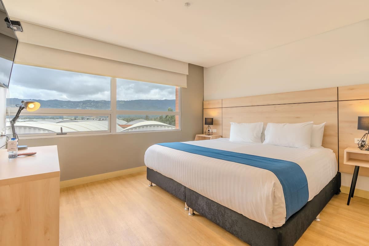 1 bedroom, in-room safe, desk, blackout curtains