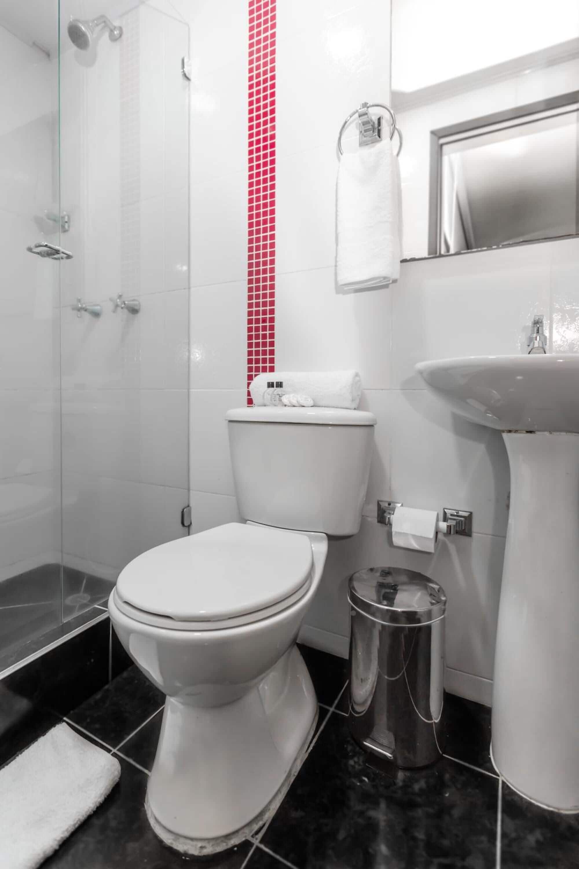 shower, rainfall showerhead, free toiletries, hair dryer