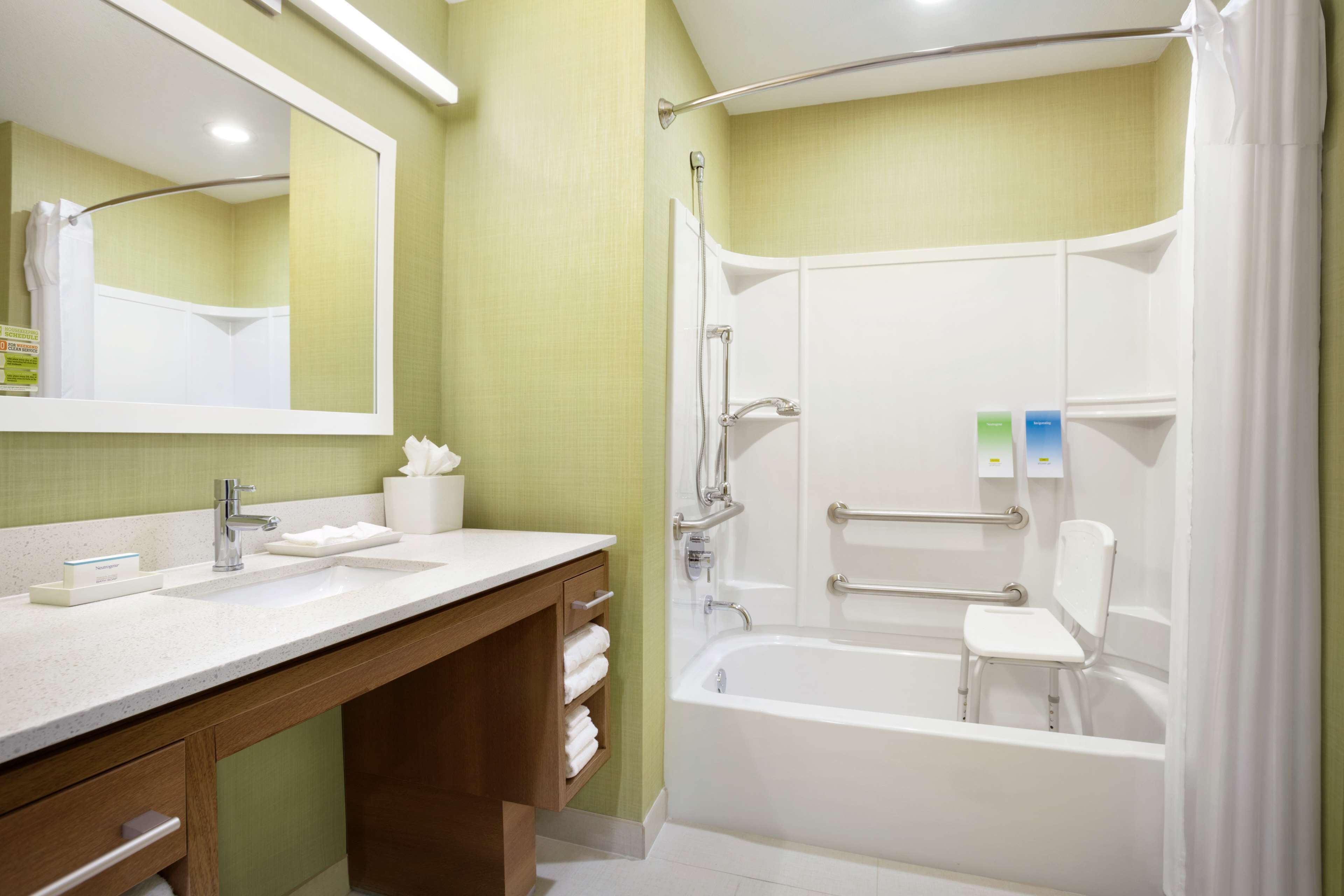 premium studio, 1 king bed, accessible, bathtub | bathroom | shower, free toiletries, towels