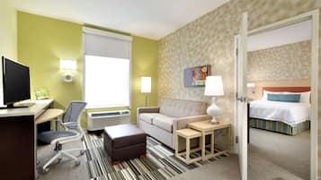 Zimmersafe, VerdunkelungsvorhĂ€nge, BĂŒgeleisen/BĂŒgelbrett