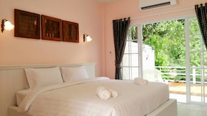Villa Riverview Balcony | Una scrivania, tende oscuranti, Wi-Fi gratuito