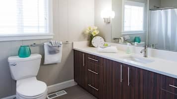 Appart'hÎtel Deluxe, 2 chambres, 2 salles de bains, rez-de-chaussée | Salle de bain