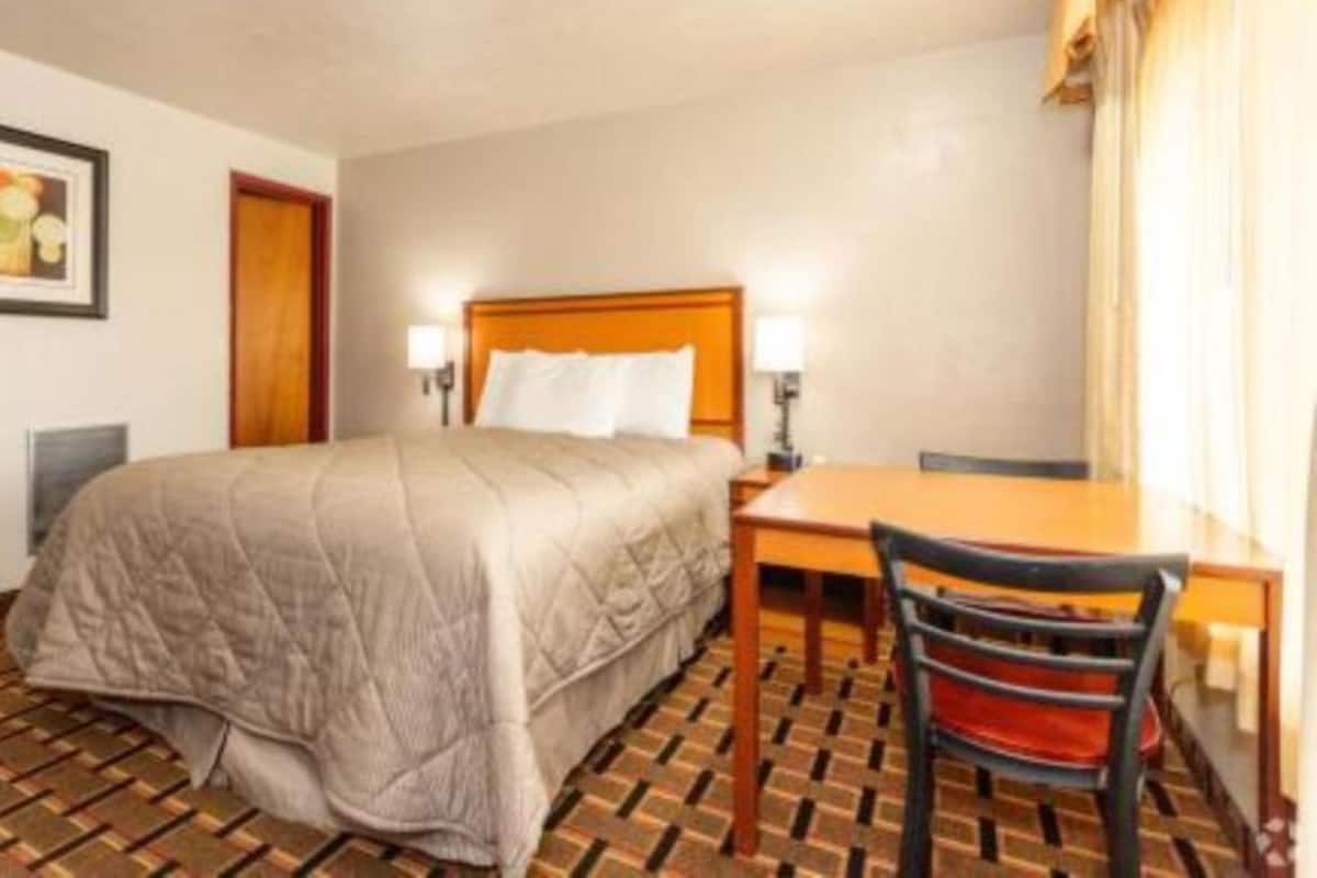 1 bedroom, desk, iron/ironing board, free WiFi