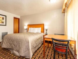 Desk, iron/ironing board, free WiFi, bed sheets