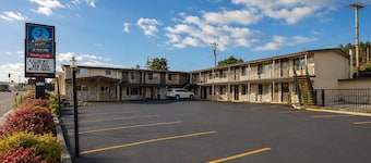 Anchor Bay Inn