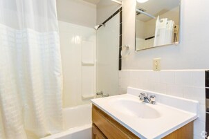 Free toiletries, towels