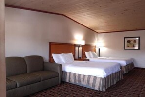 Room, Berbilang Katil | Meja, seterika/papan seterika, Wi-fi percuma, cadar katil 