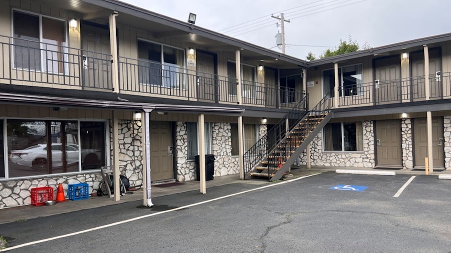 Anchor Bay Inn
