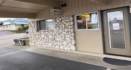 Anchor Bay Inn